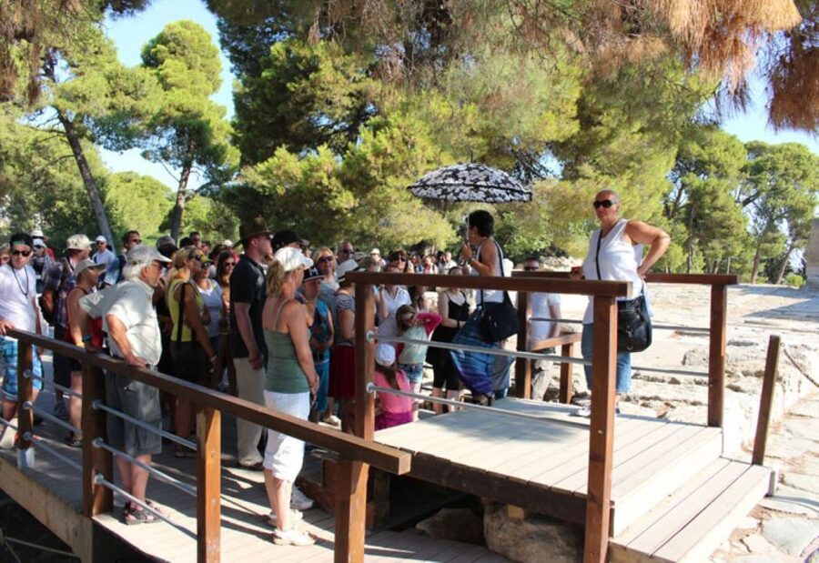 Ierapetra: Knossos Palace and Heraklion Guided City Tour - Heraklion After the Palace