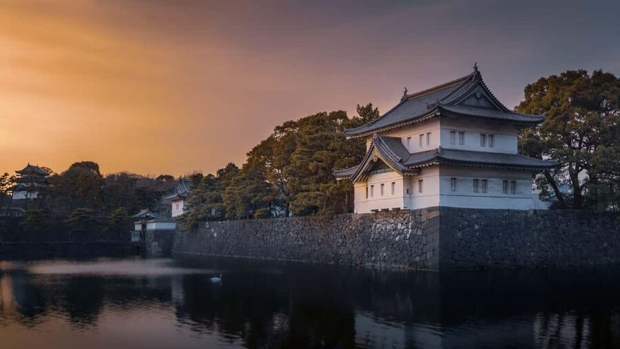Imperial Palace Tour: Discover Samurai History with a Guide - Meeting at Starbucks in Wada Kurafunsui Park