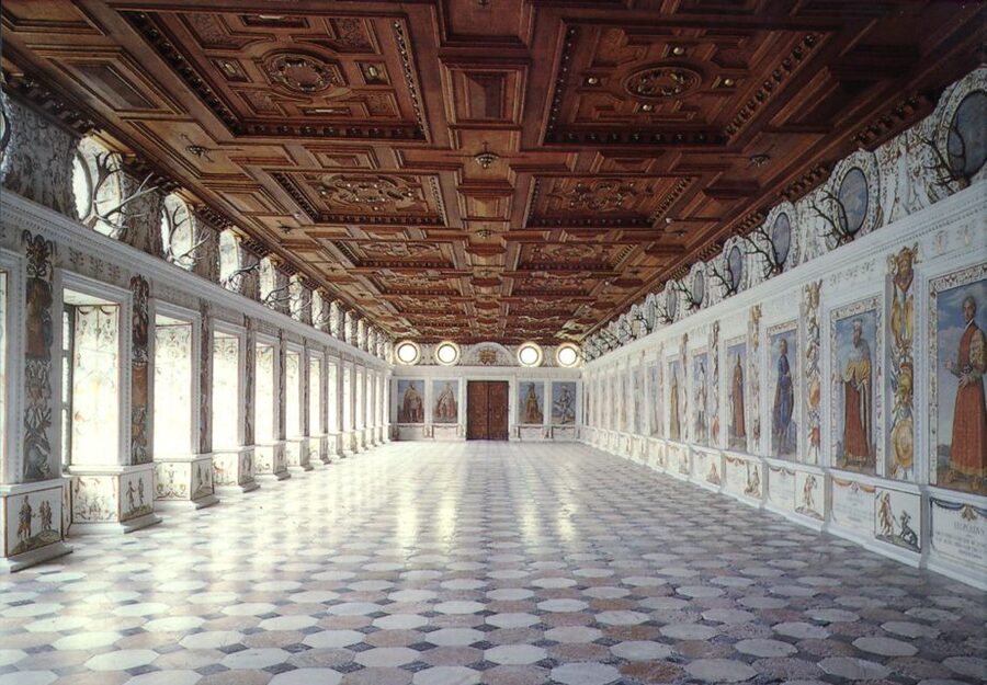 Innsbruck: Tickets for Schloss Ambras - Guide rules for groups of 10 or more
