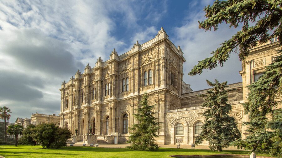 Istanbul: Basilica Cistern & Dolmabahce Palace Combo Ticket - Entering Dolmabahçe Palace and its 285 rooms