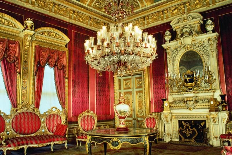 Istanbul: Dolmabahce Palace and Grand Bazaar Tour - Who will enjoy this experience most