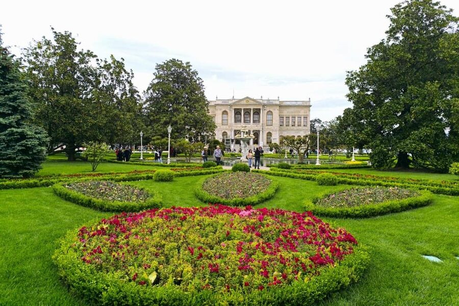 Istanbul: Dolmabahce Palace and Harem Skip-the-Line Ticket - Gardens, Bosphorus views, and the best photo opportunities
