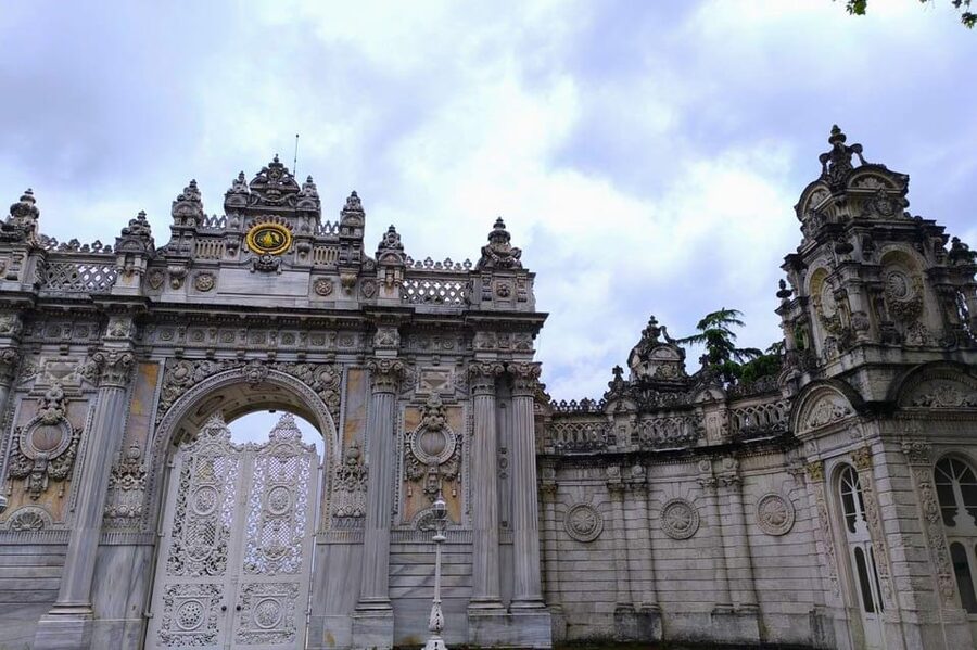 Istanbul: Dolmabahce Palace and Harem Skip-the-Line Ticket - Entering through security with a skip-the-line ticket