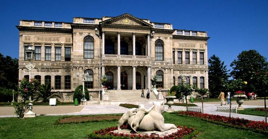 Istanbul: Dolmabahçe Palace and Uskudar Guided Tour - Key points at a glance