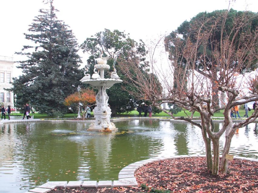 Istanbul: Dolmabahçe Palace and Uskudar Guided Tour - Uskudar and Istanbul’s Asian shore