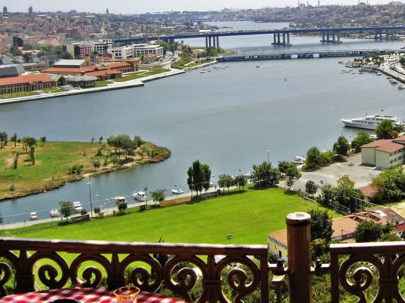 İstanbul: Dolmabahçe Palace & Boat tour - Hotel pickup and the ride to Dolmabahçe