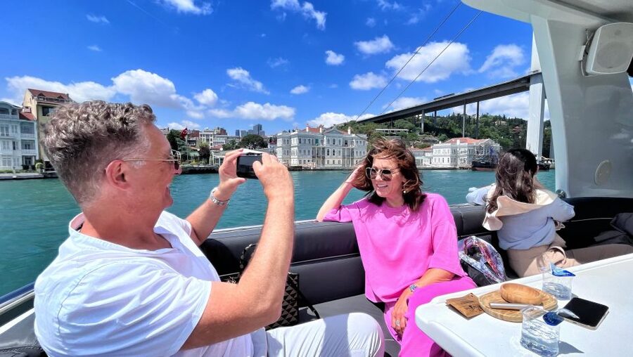 Istanbul: Dolmabahce Palace Tour and Bosphorus Yacht Cruise - From Ciragan Palace to Rumeli Fortress
