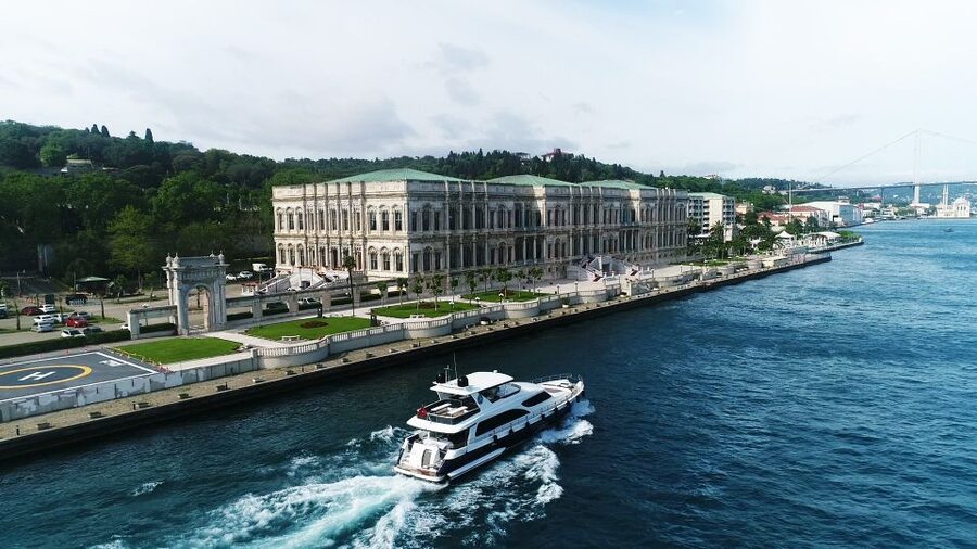 Istanbul: Dolmabahce Palace Tour and Bosphorus Yacht Cruise - What the yacht portion is really like