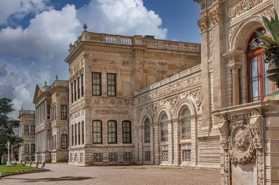 Istanbul: Dolmabahce Palace Tour and Bosphorus Yacht Cruise - Timing, pickup, and the compact schedule