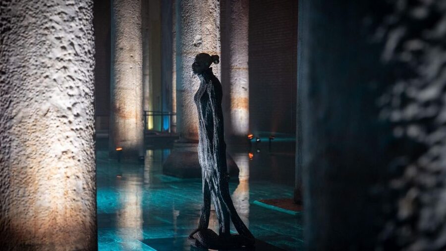 Istanbul: Hagia Sophia, Basilica Cistern & Topkapı Palace - Dress, bags, and physical demands