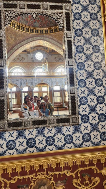 Istanbul : Topkapi Palace and Harem Entrance w/Audio Guide - The palace courtyards and Ottoman court life