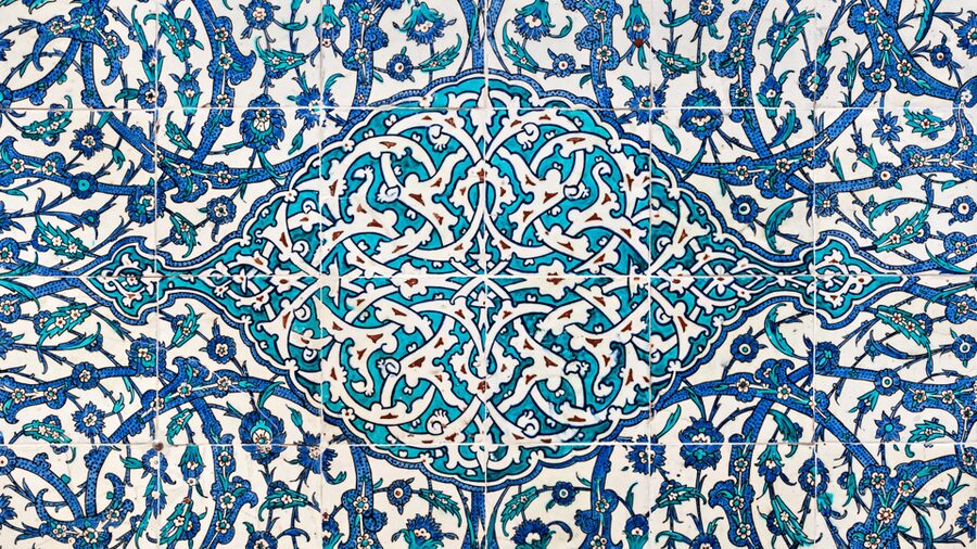 Istanbul: Topkapi Palace and Harem Guided Tour - Treasures, sacred objects, and what the guide adds