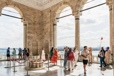 Topkapi Palace and Harem Guided Tour with Ticket