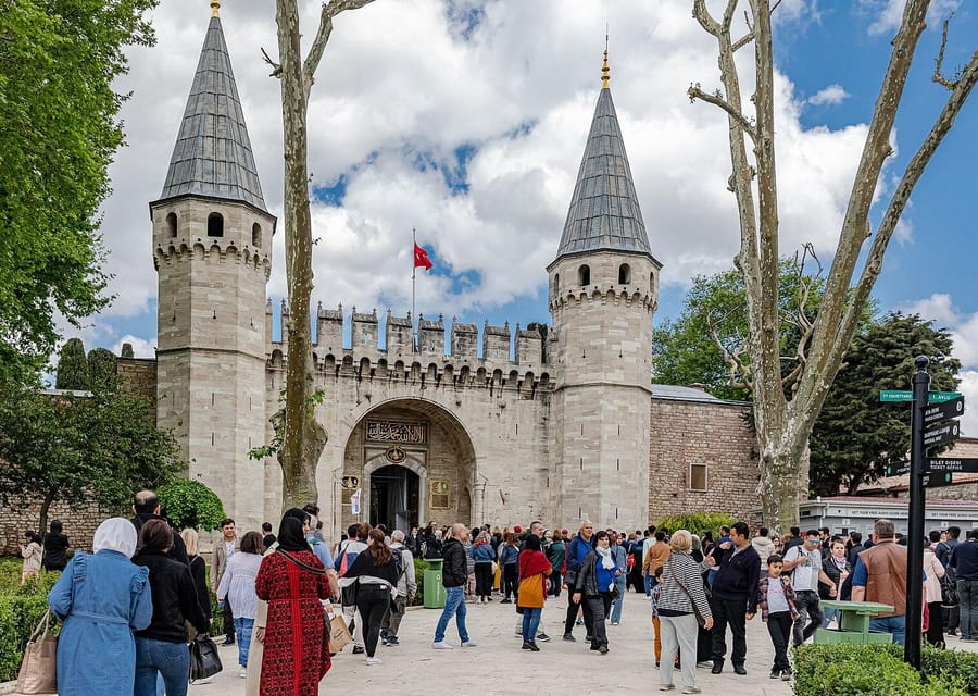 Istanbul: Topkapi Palace and Harem Ticket with Audio Guide - Meeting at the Fountain of Sultan Ahmed III