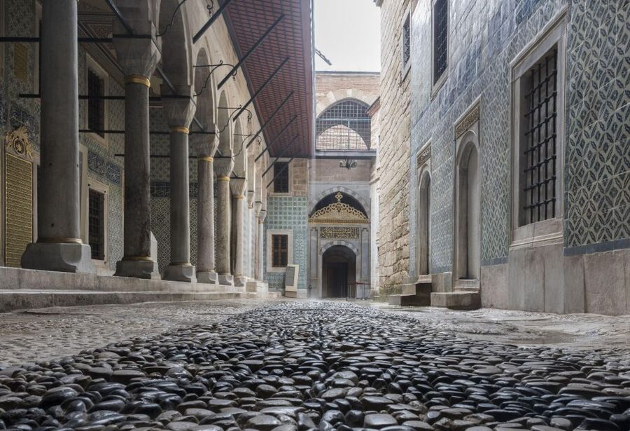 Istanbul: Topkapi Palace Guided Tour - Terraces, Views, and Time to Explore Alone