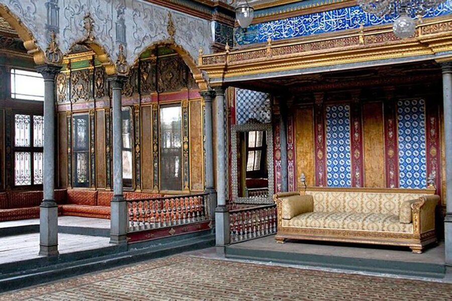 Istanbul: Topkapi Palace & Harem Express Highlight Tour - What to do after the guided tour