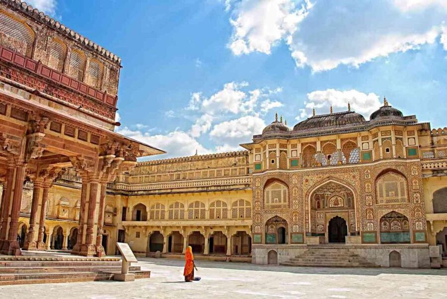 Jaipur: Amber Fort, City Palace and Hawa Mahal Private Tour - Jaigarh Fort and stories of Rajput power