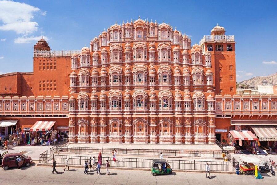 Jaipur: Amber Fort, City Palace and Hawa Mahal Private Tour - Jal Mahal, the palace that seems to float
