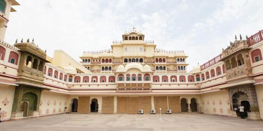 Jaipur: Amber Fort, City Palace and Hawa Mahal Private Tour - City Palace and the royal heart of Jaipur