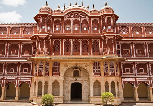 Jaipur: City Palace, Hawa Mahal & Jantar Mantar Private Tour - Jantar Mantar’s Stone Astronomy