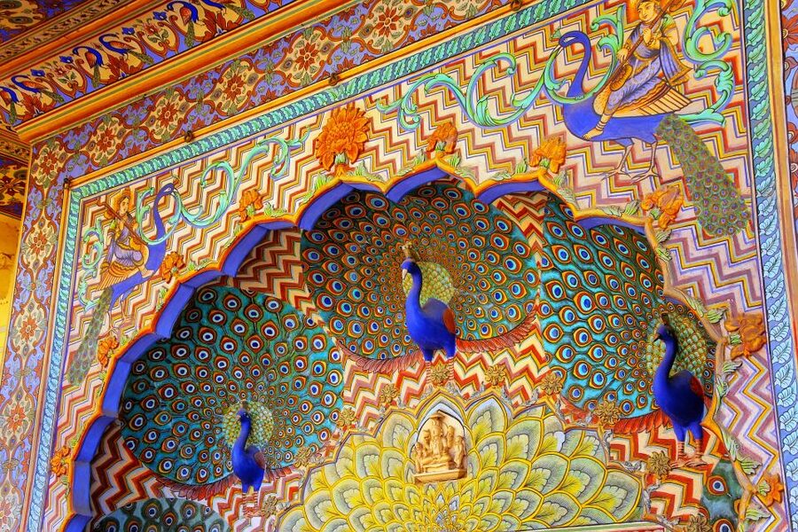 Jaipur City Tour: City Palace, Jantar, Hawa & Jal Mahal - Lunch at a local multi-cuisine restaurant