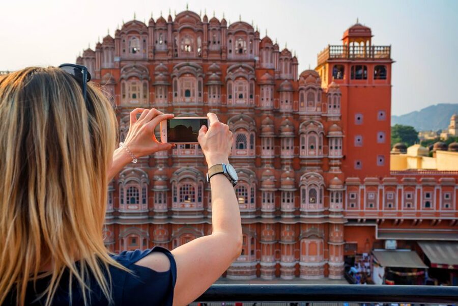 Jaipur City Tour: City Palace, Jantar, Hawa & Jal Mahal - The car, guide, and pickup details that shape the day