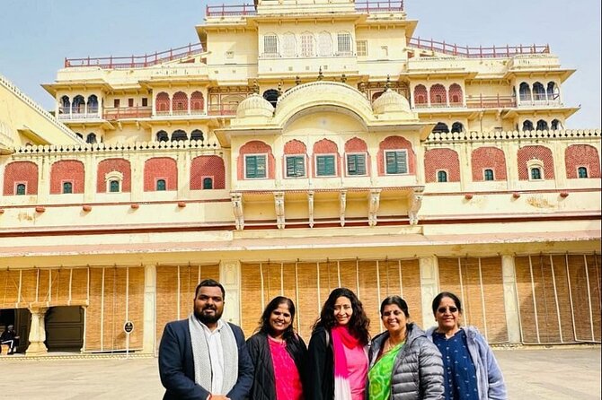 Jaipur Rickshaw Tour Jantar Mantar City Palace - Hawa Mahal: 953 windows and a clever royal viewpoint