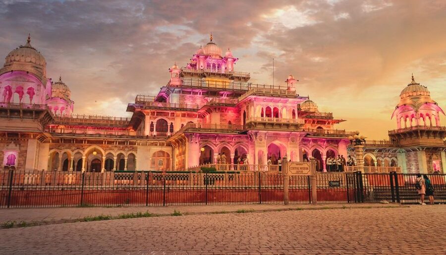 Jaipur Sightseeing by Tuk-Tuk: Temples, Palaces & Markets - A long Jaipur day that begins at your hotel