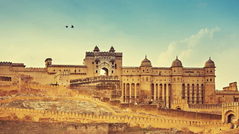 Jaipur Sightseeing by Tuk-Tuk: Temples, Palaces & Markets - Panna Meena ka Kund and the road to Amber Fort
