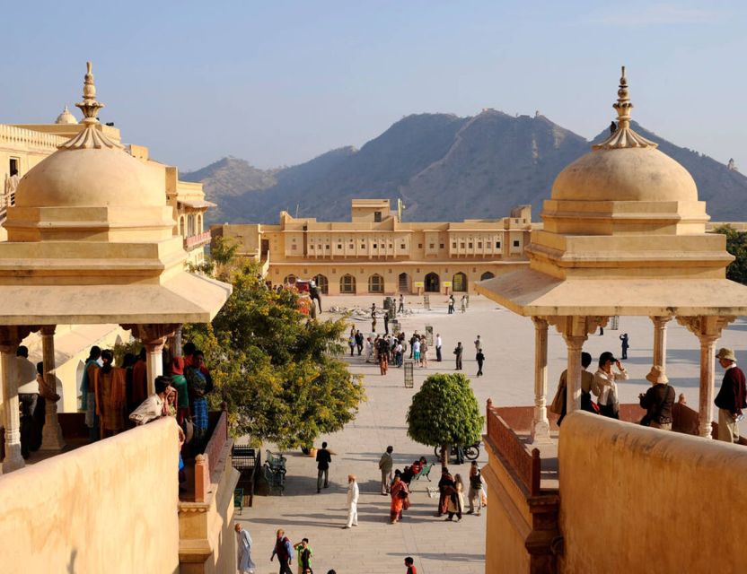 Jaipur Sightseeing by Tuk-Tuk: Temples, Palaces & Markets - Lunch and Jaipur’s markets
