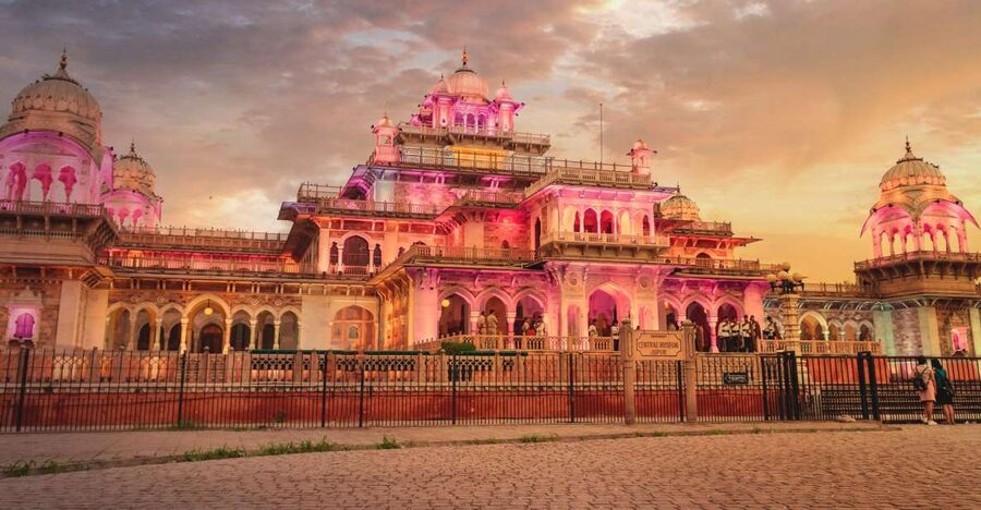 Jaipur Sightseeing by Tuk-Tuk: Temples, Palaces & Markets - Hawa Mahal: Jaipur’s famous pink facade