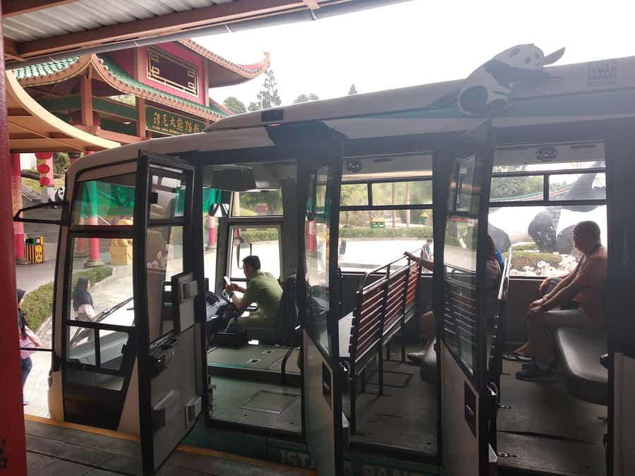 Jakarta : Taman Safari, Panda Palace, and Waterfall - What the guides add to the day