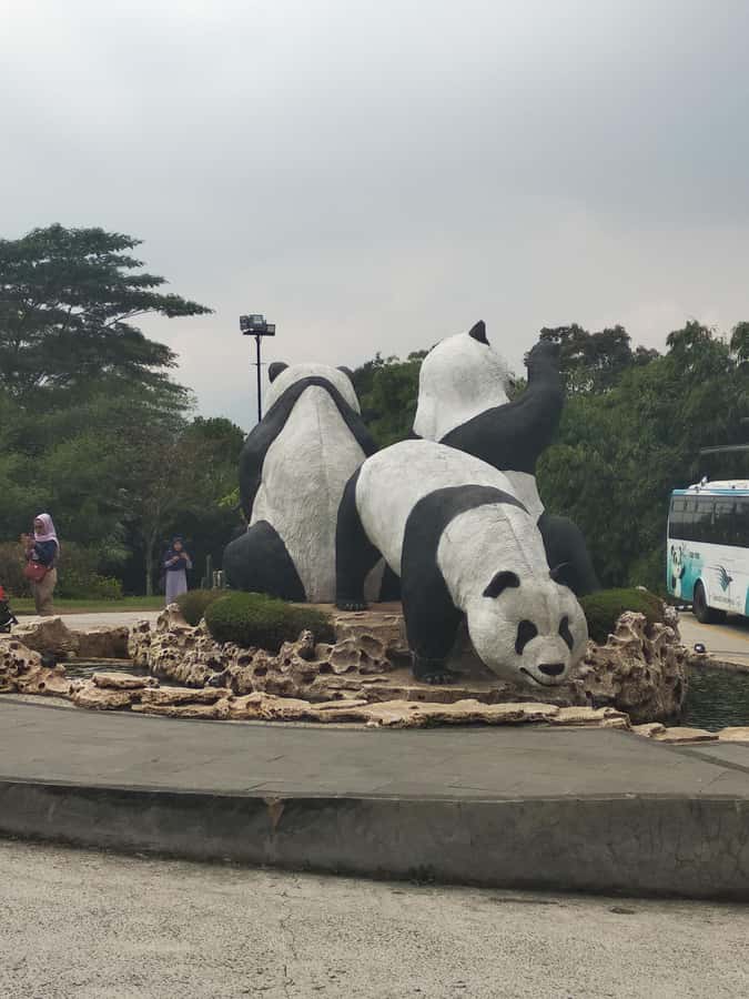 Jakarta : Taman Safari, Panda Palace, and Waterfall - Booking and preparation tips