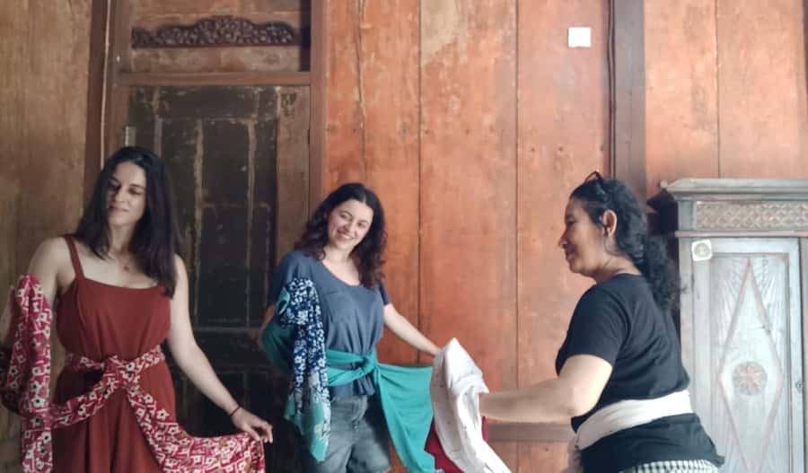 Javanese Dance Workshop with Kraton Palace Dancer - Why this Jogja dance lesson feels different