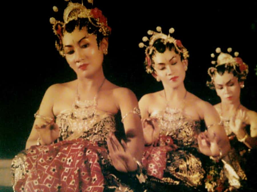 Javanese Dance Workshop with Kraton Palace Dancer - Understanding the origins and meaning of Javanese dance