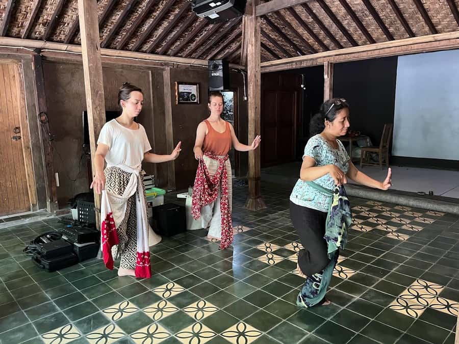 Javanese Dance Workshop with Kraton Palace Dancer - Entering a traditional Javanese home in Jogja