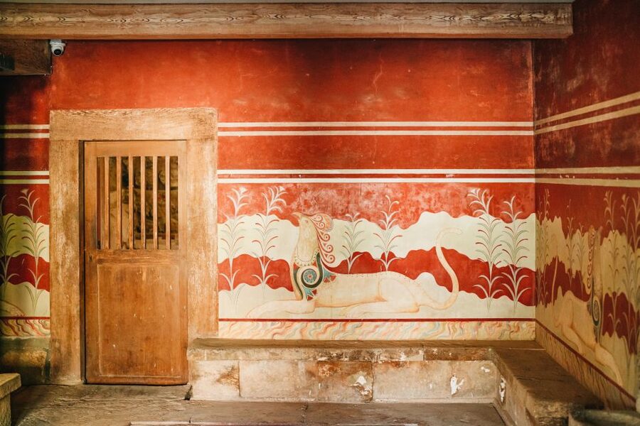 Knossos: Knossos Palace Skip-the-Line Guided Walking Tour - Choosing the Right Group Size