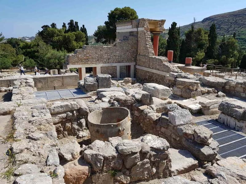 Knossos Palace and Pottery experience. Excursion Safari - Starting from your hotel in the orange Land Rover