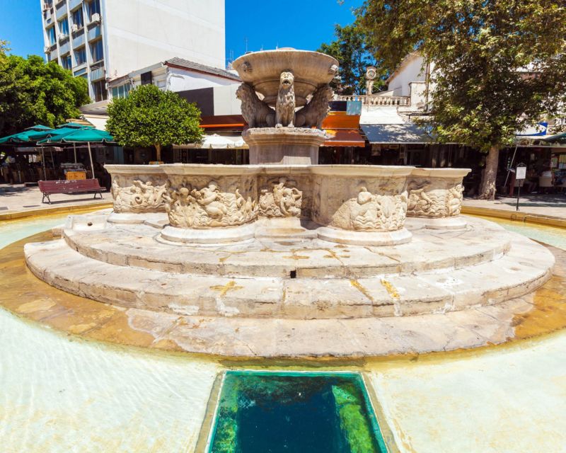 Knossos Palace: E-ticket with Audio and Heraklion City Tour - Entering Knossos and finding your way