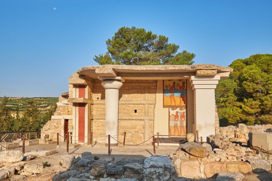 Knossos Palace: E-ticket with Audio and Heraklion City Tour - The Throne Room and the Minoan palace story
