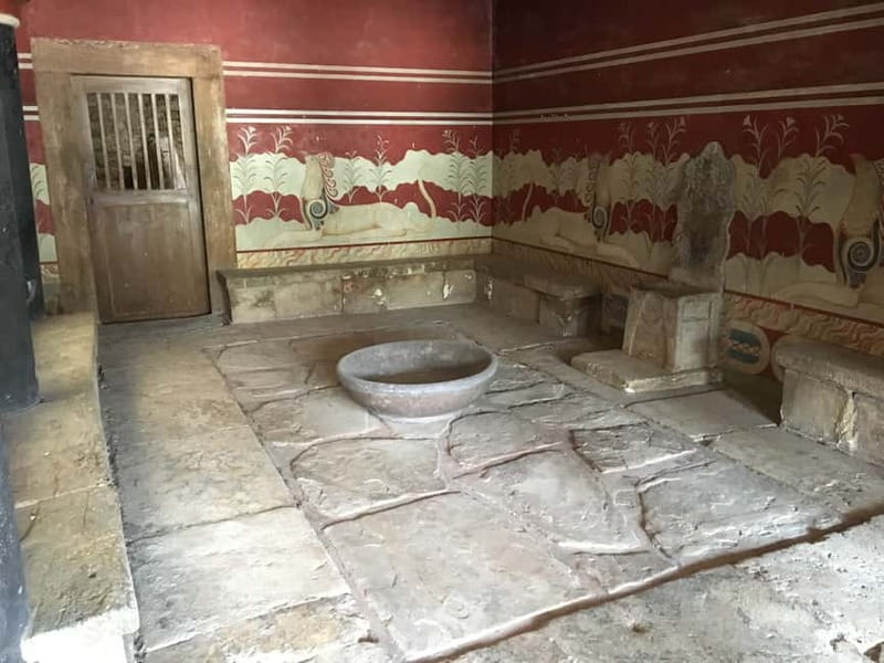 Knossos Palace: Family-friendly Mythology Tour - Should you book the Knossos mythology tour?