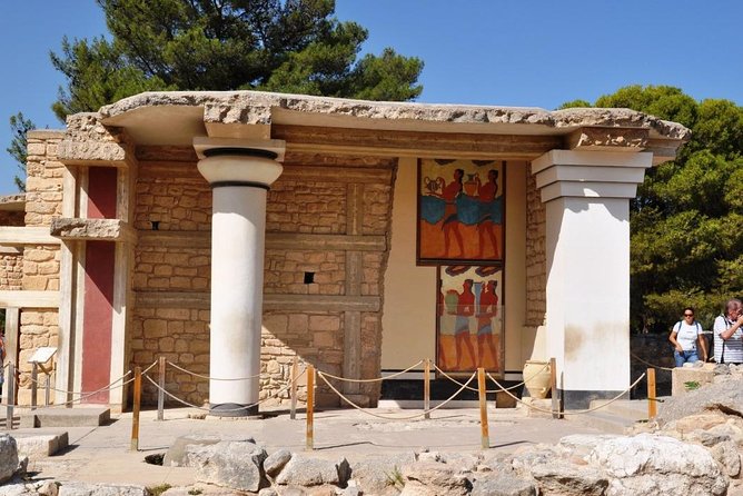 Knossos Palace guided tour - Heraklion City tour + market - The pace, guiding, and language issue