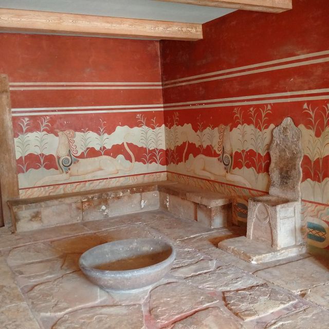 Knossos Palace Guided Walking Tour (Without Tickets) - Sanctuaries, storage rooms, and workshops