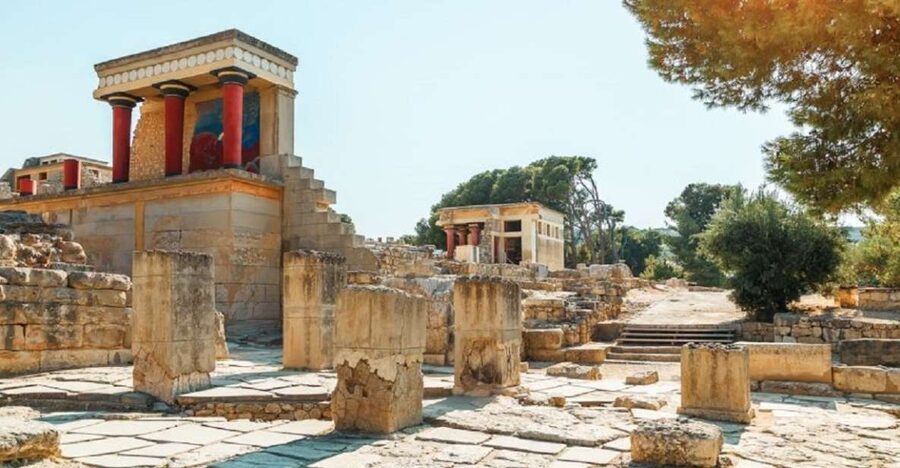 Knossos Palace & Heraklion City –Full-Day Tour from Rethymno - Entering the Palace of Knossos