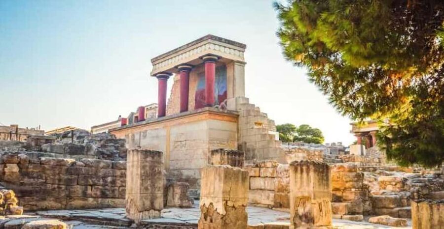 Knossos Palace , Museum & Heraklion city private tour - Why Knossos deserves the first two hours
