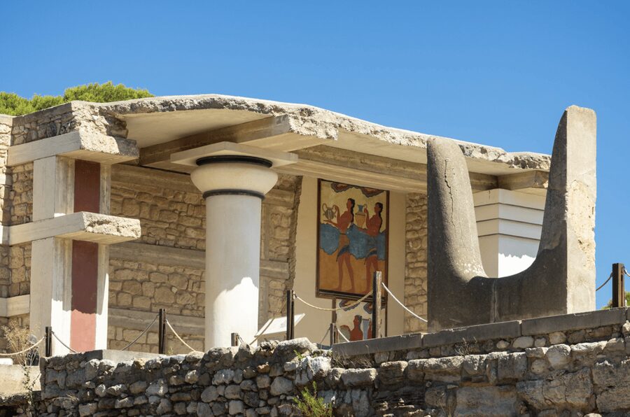 Knossos Palace Private Tour with Licensed Guide and Tickets - The opening view of the Minoan palace