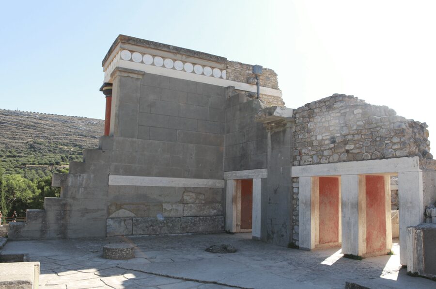 Knossos Palace Private Tour with Licensed Guide and Tickets - What the $352 price means for two people