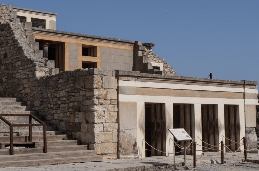 Knossos Palace Private Tour with Licensed Guide and Tickets - Meeting your guide at the main entrance