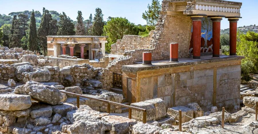 Knossos Palace Skip-the-Line Ticket & Private Guided Tour - How the guides shape the experience