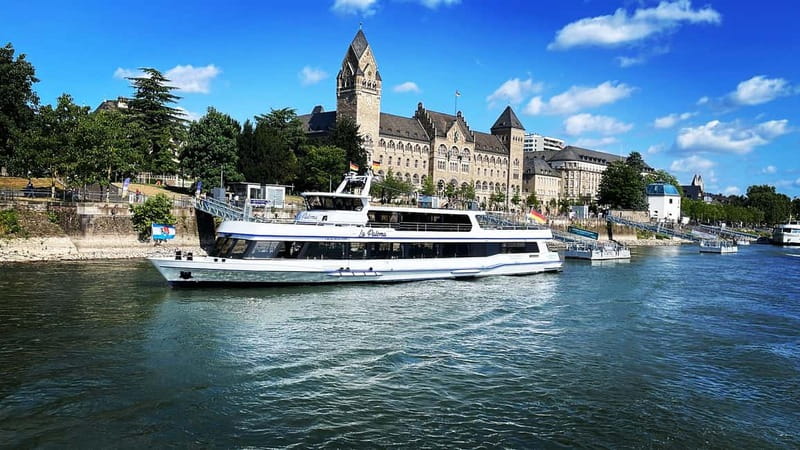 Koblenz:Rhine Valley boat tour along the castles and palaces - Upstream toward Braubach and Marksburg Castle